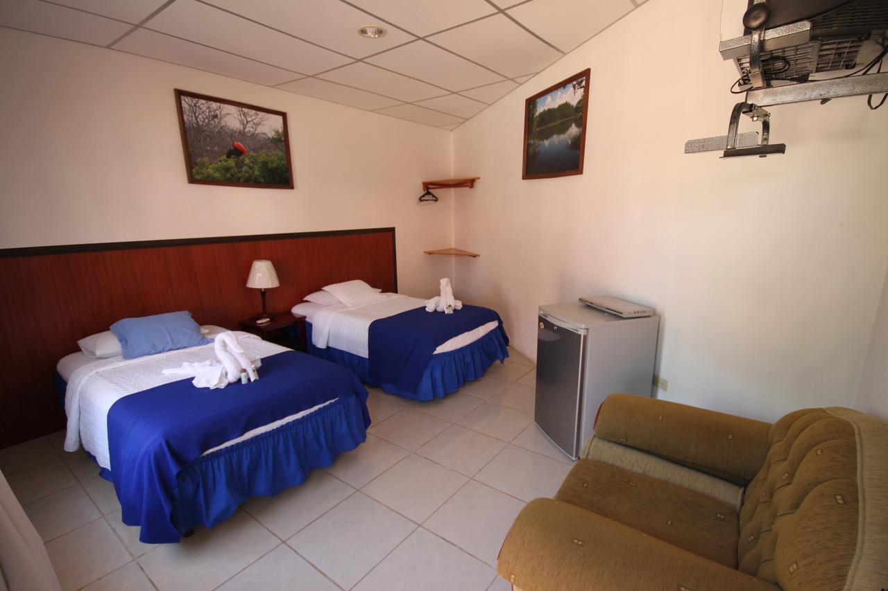 Hostal La Gran Tortuga 푸에르토빌라밀 외부 사진