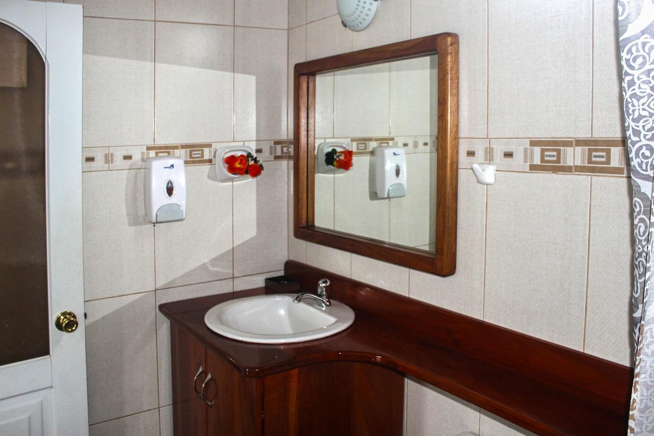 Hostal La Gran Tortuga 푸에르토빌라밀 외부 사진