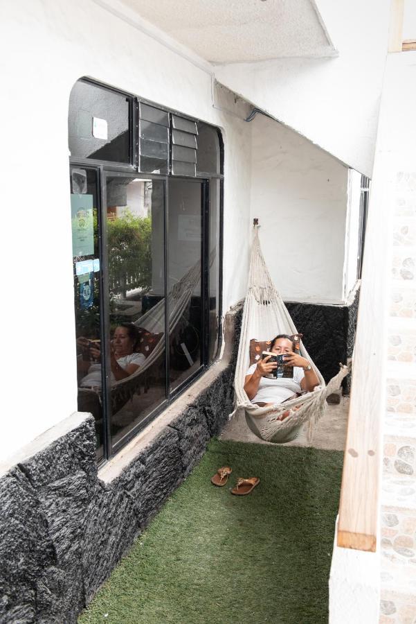 Hostal La Gran Tortuga 푸에르토빌라밀 외부 사진